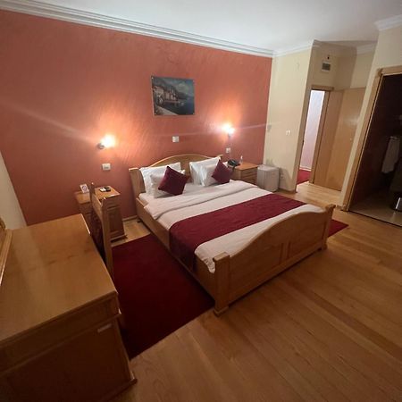 Saint Paul Accommodation Кралево Екстериор снимка