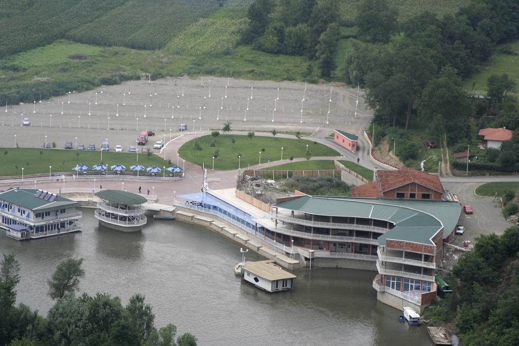 Saint Paul Accommodation Кралево Екстериор снимка