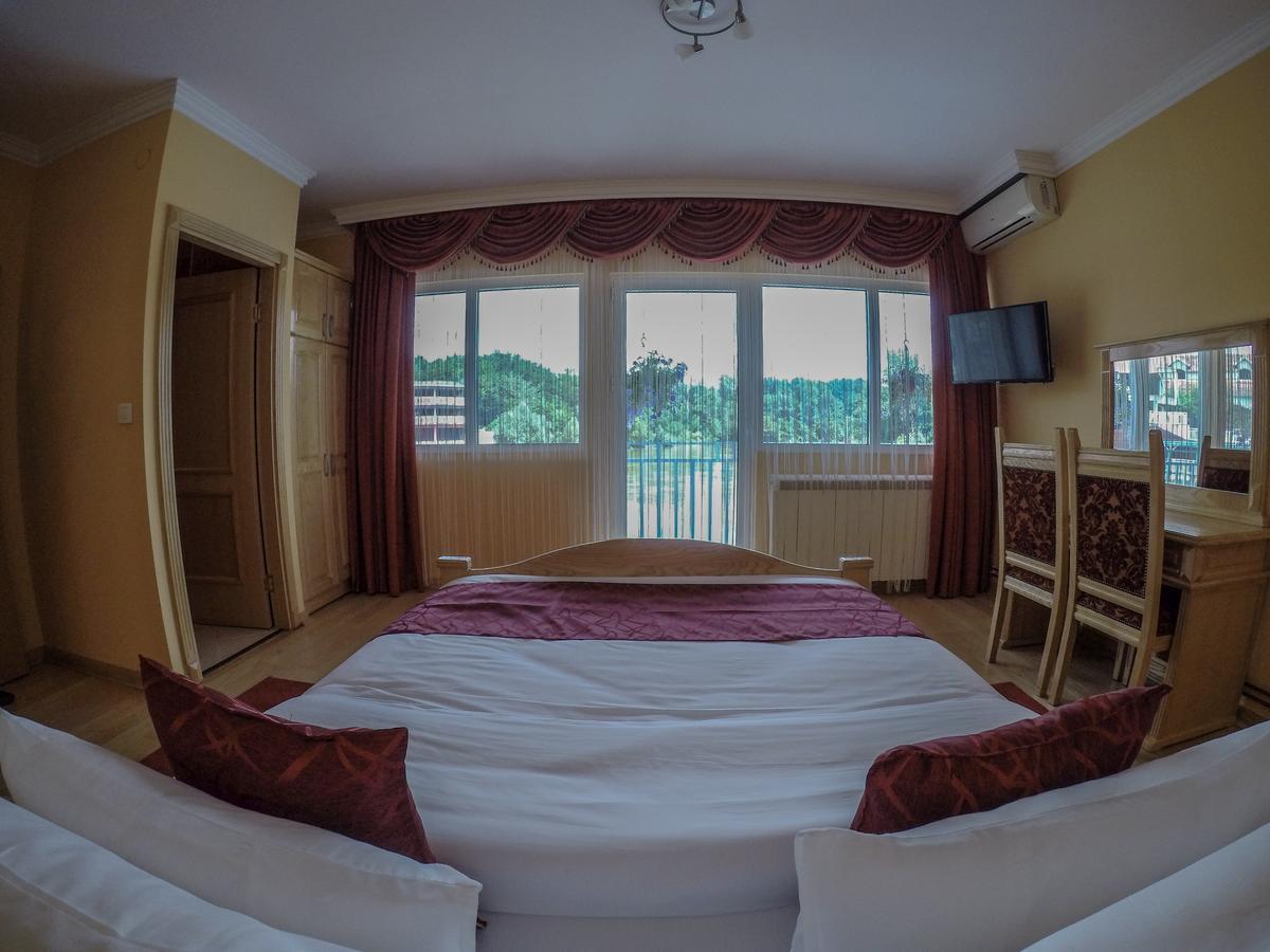 Saint Paul Accommodation Кралево Екстериор снимка